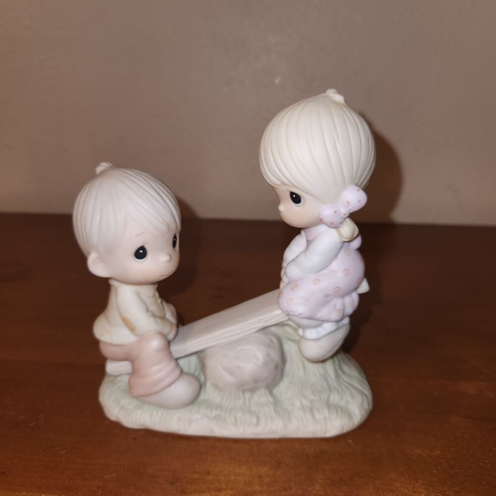 Precious Moments Love Lifted Me Figurine By Jonathan & David 1978 Vintage Collec